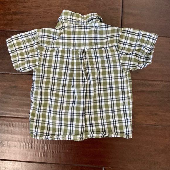 OshKosh Baby Boy Button-down Shirt 12 mos. - Picture 2 of 6
